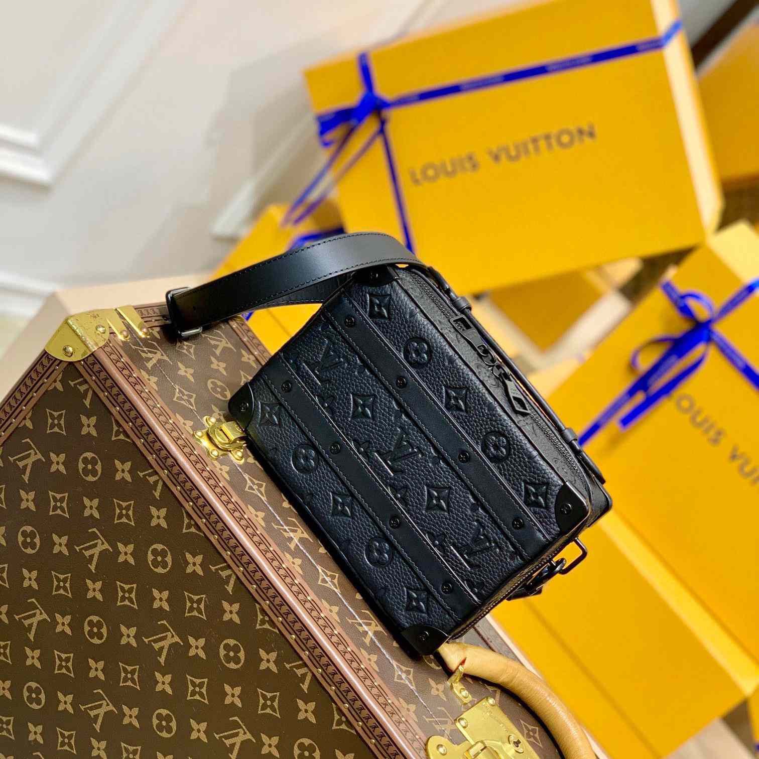 Louis Vuitton Handle Soft Trunk    M59163 - FashionPlug