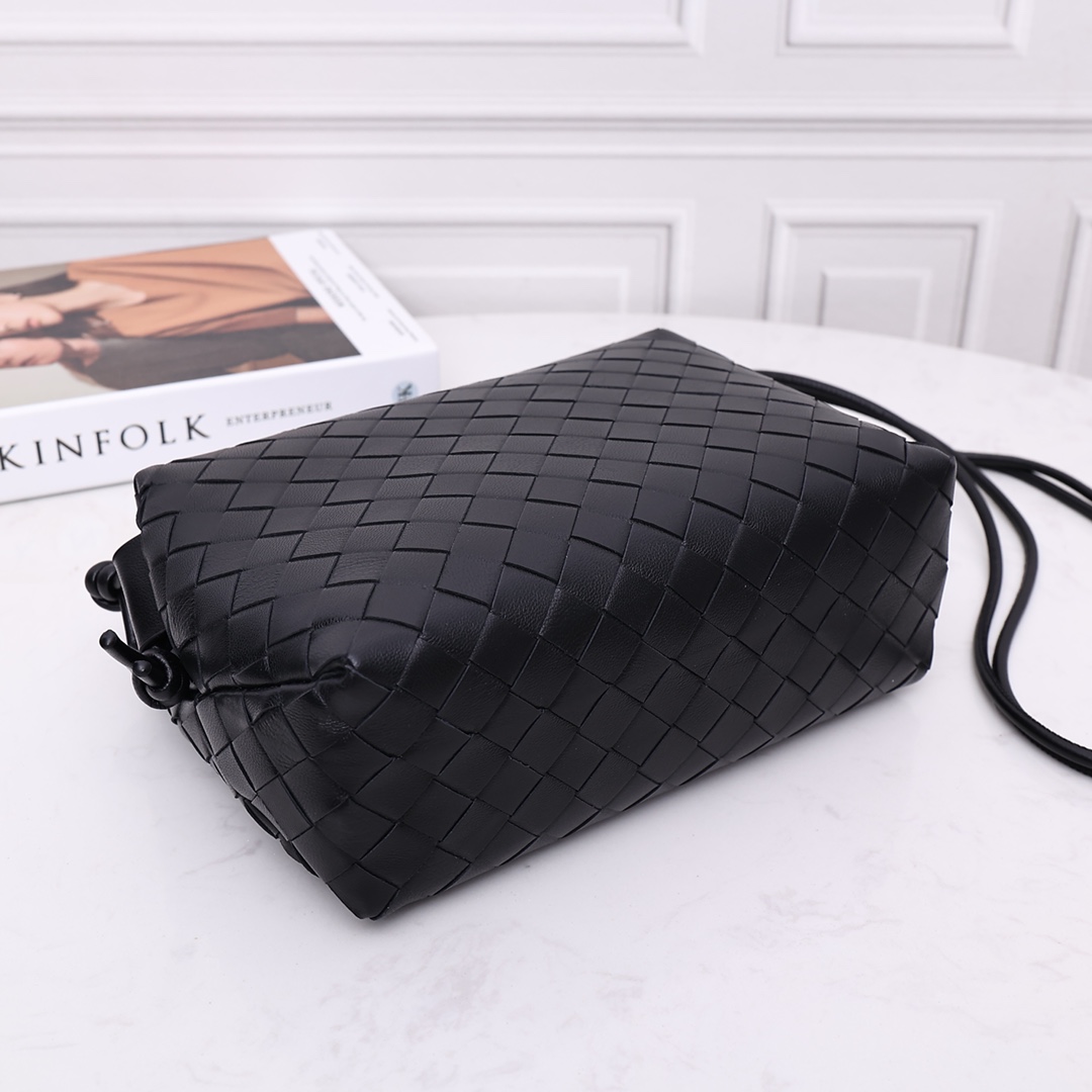 Bottega Veneta Small Loop Camera Bag - FashionPlug