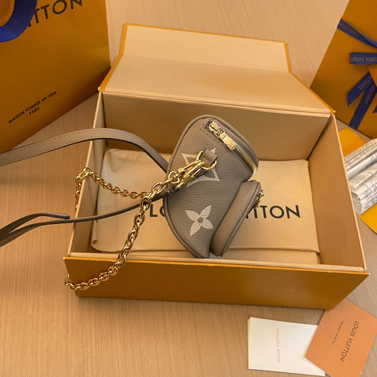 Louis Vuitton Mini Bumbag   M83219 - FashionPlug