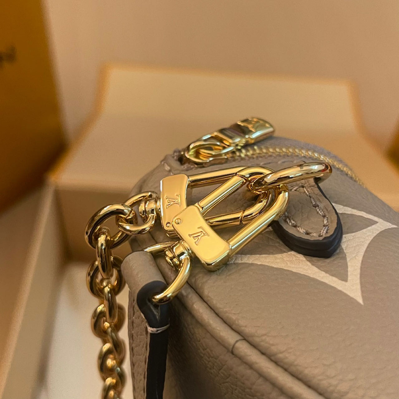 Louis Vuitton Mini Bumbag   M83219 - FashionPlug