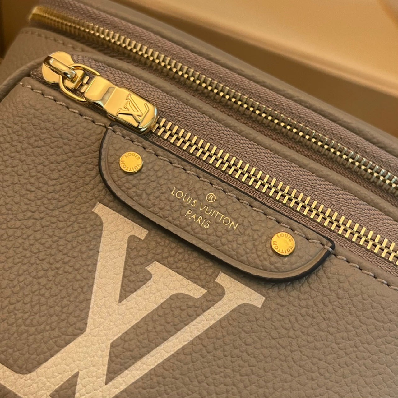 Louis Vuitton Mini Bumbag   M83219 - FashionPlug