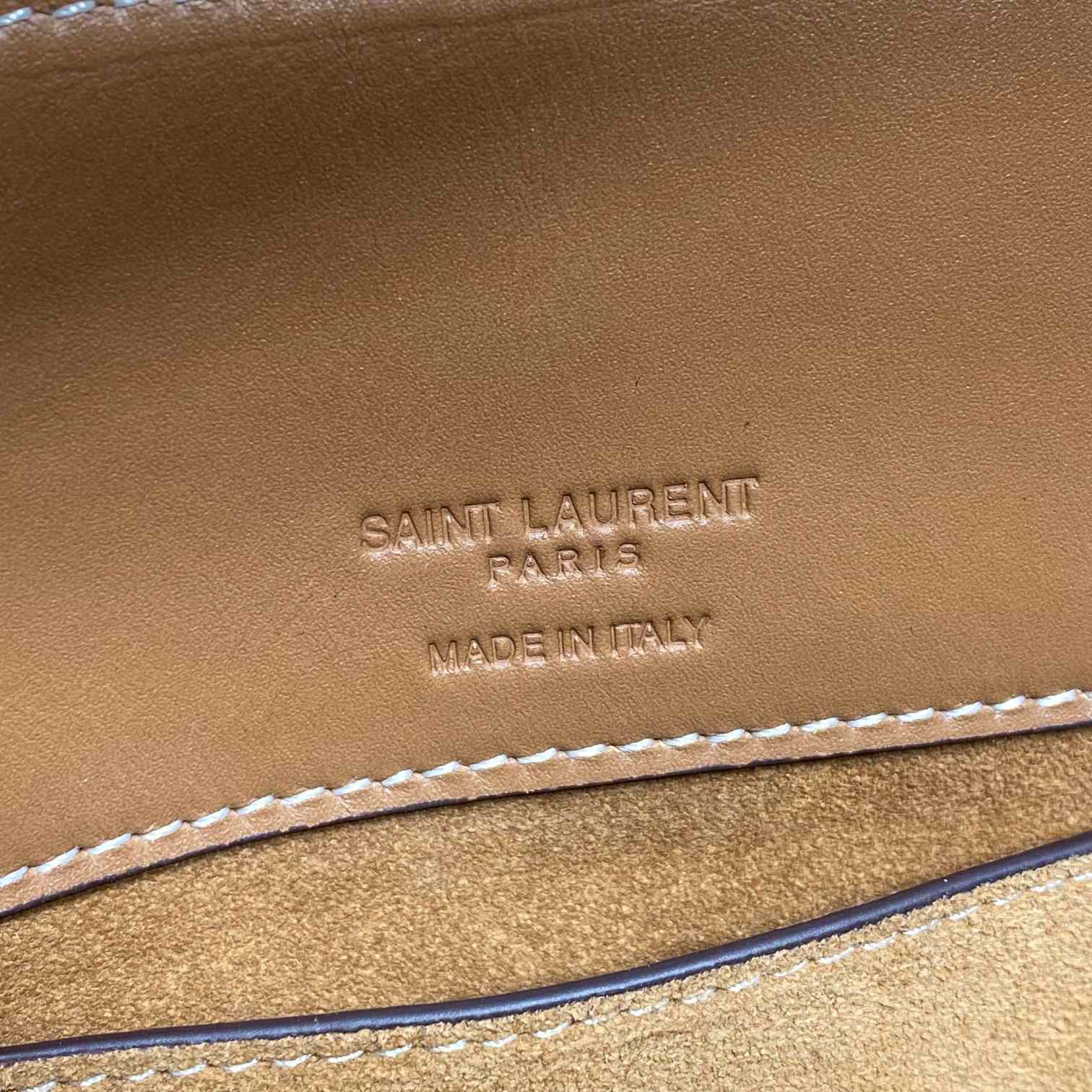 Saint Laurent Le 37 Small In Shiny Leather - FashionPlug
