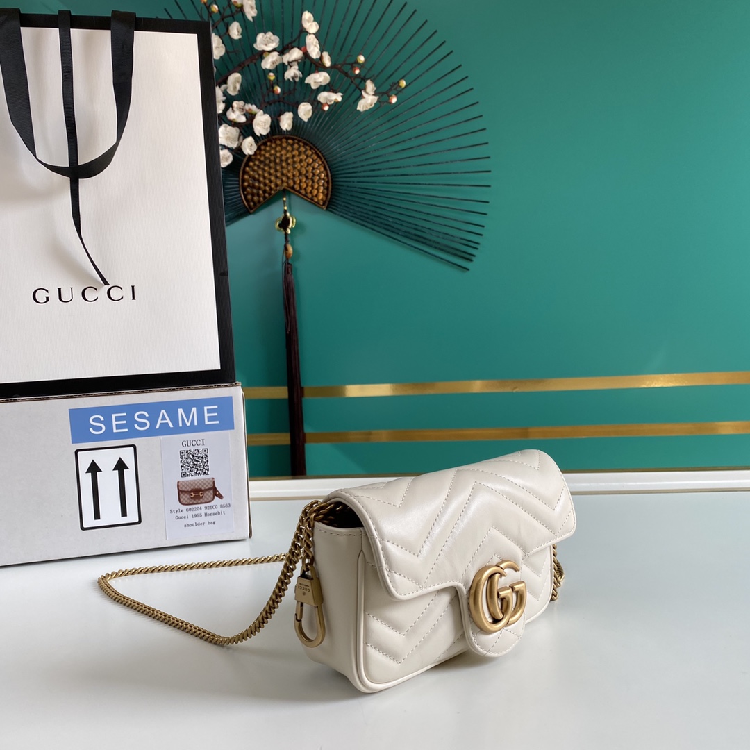Gucci GG Marmont Super Mini Bag - FashionPlug