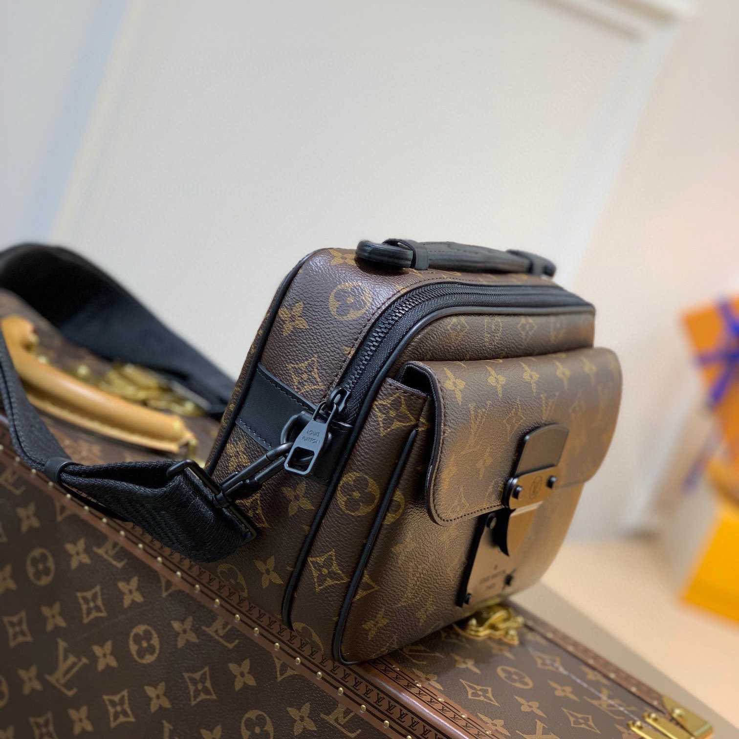 Louis Vuitton S Lock Messenger    M45806 - FashionPlug