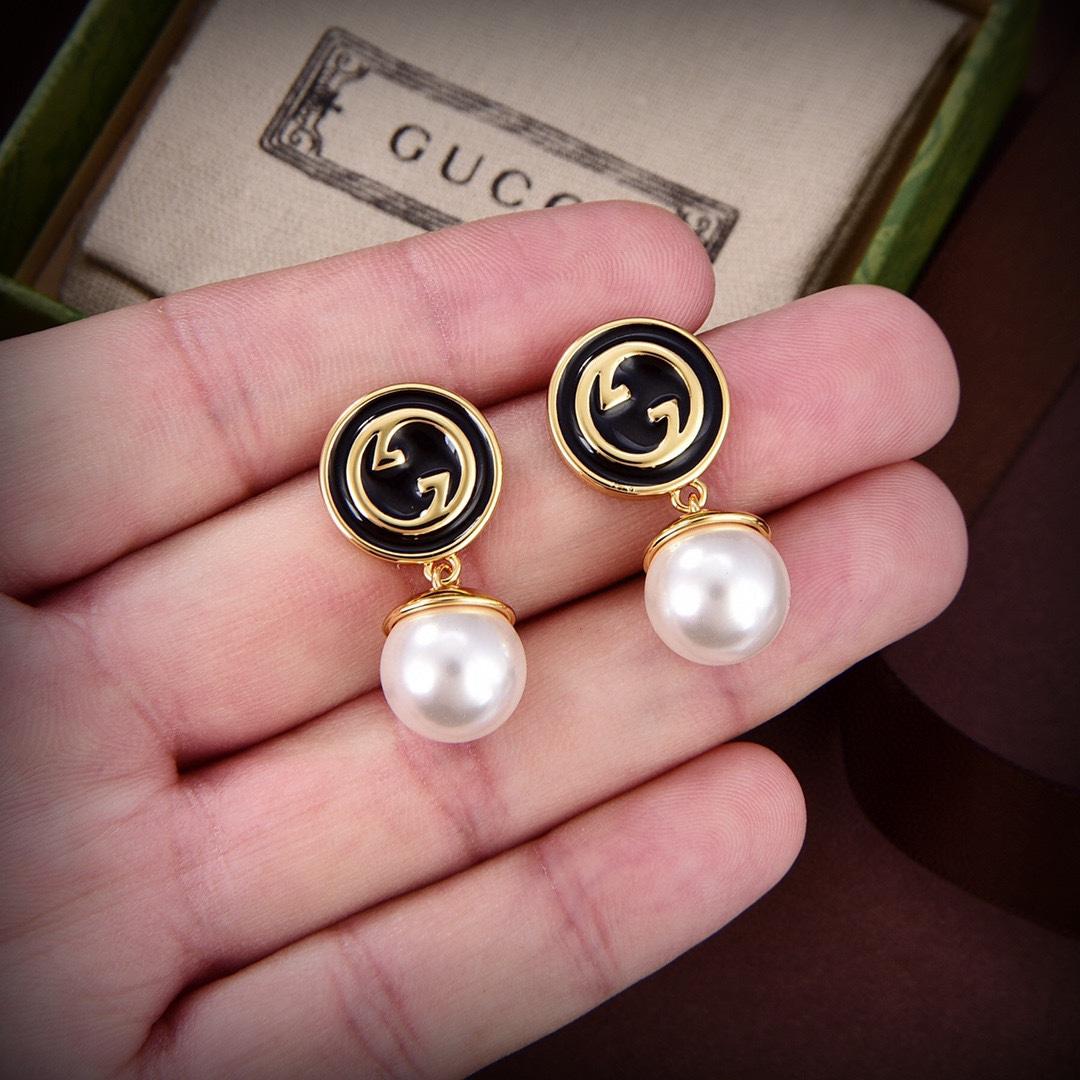 Gucci Blondie Pearl Drop Earrings - FashionPlug