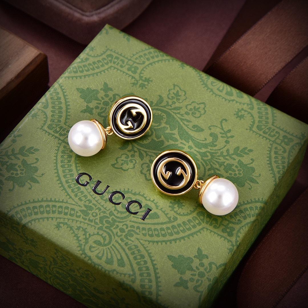 Gucci Blondie Pearl Drop Earrings - FashionPlug