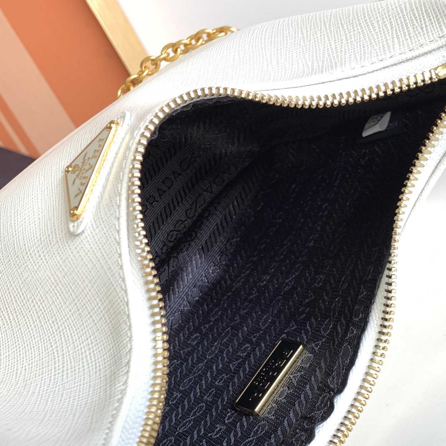 Prada Re-Edition 2005 Saffiano Leather Bag (22-18-6.5cm) - FashionPlug