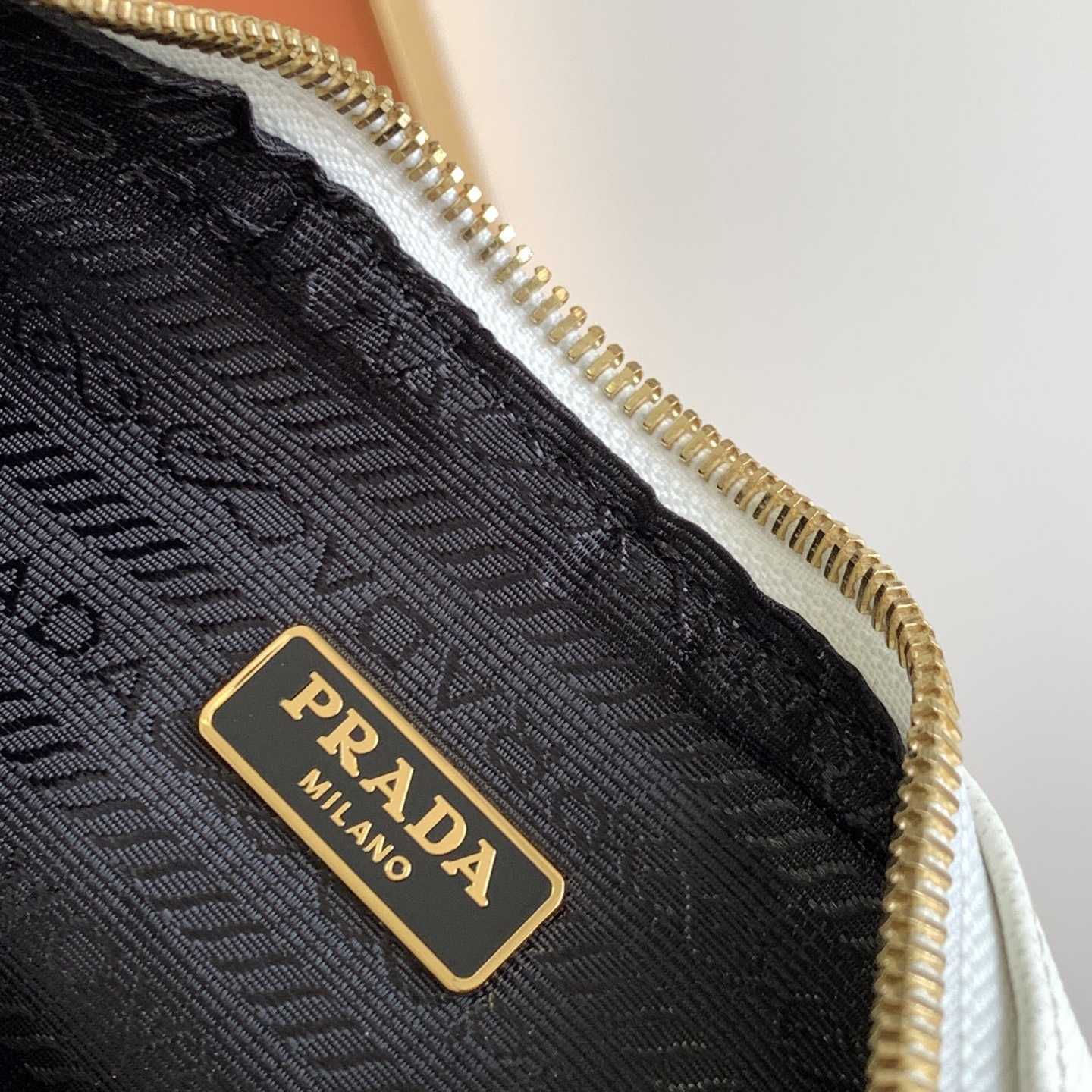 Prada Re-Edition 2005 Saffiano Leather Bag (22-18-6.5cm) - FashionPlug