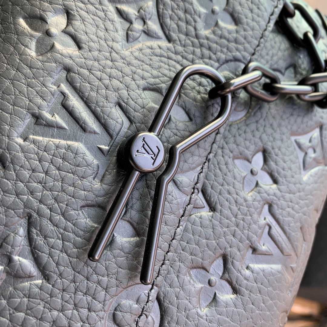 Louis Vuitton Steamer Messenger       M23742 - FashionPlug