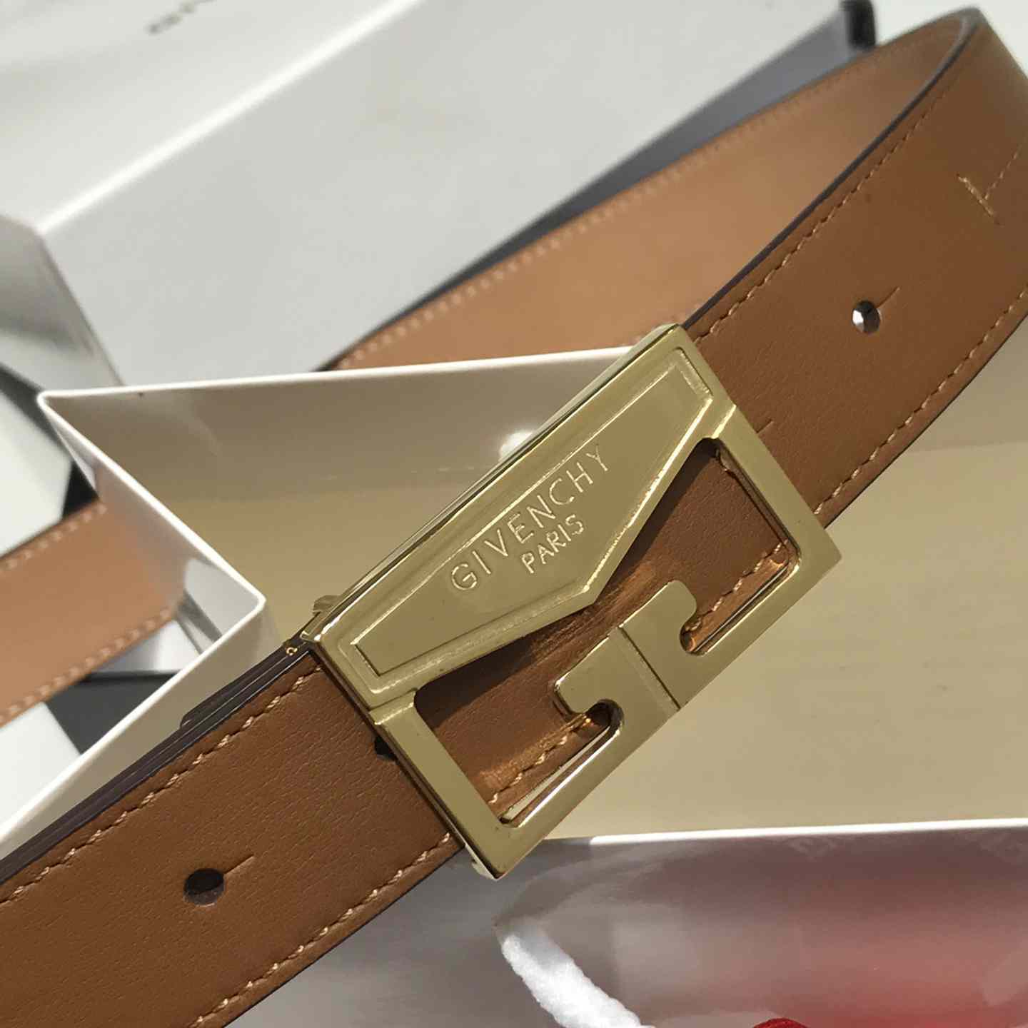 Givenchy  Leather Belt      30mm - FashionPlug