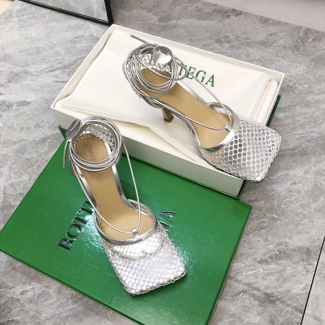 Bottega Veneta Stretch Lace-Up Sandal - FashionPlug