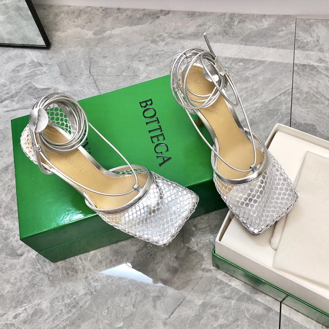 Bottega Veneta Stretch Lace-Up Sandal - FashionPlug