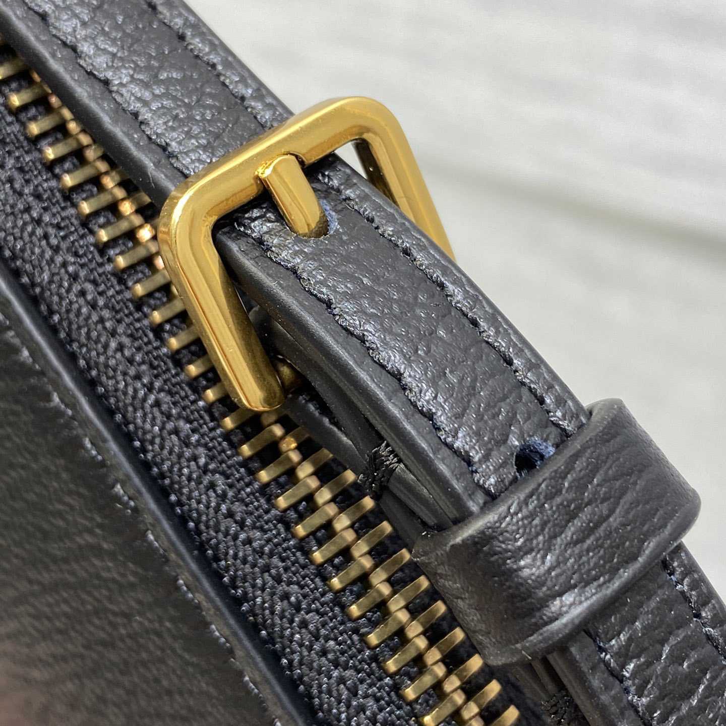 Dior Saddle Shoulder Pouch - FashionPlug