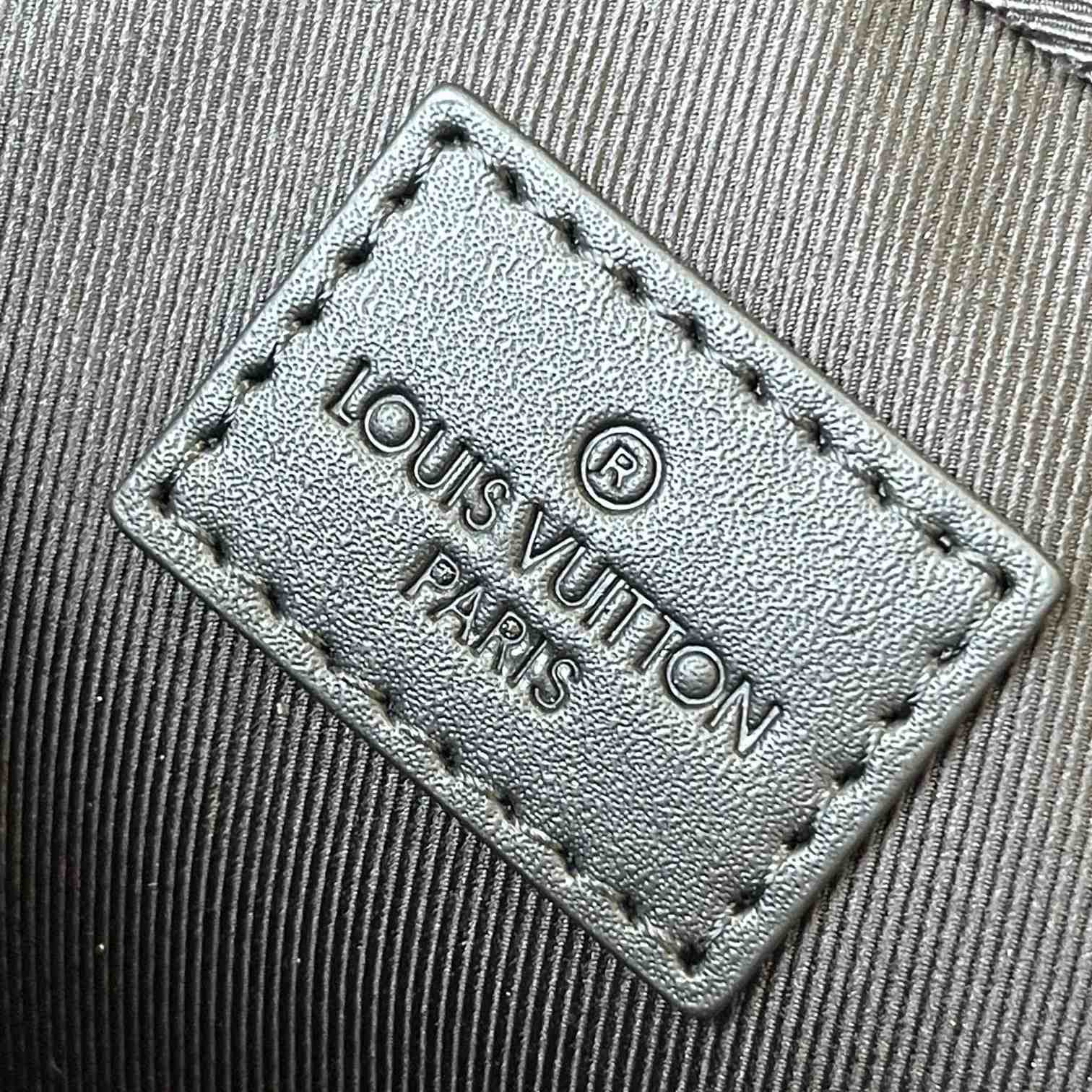 Louis Vuitton Alpha Wearable Wallet     M82544 - FashionPlug