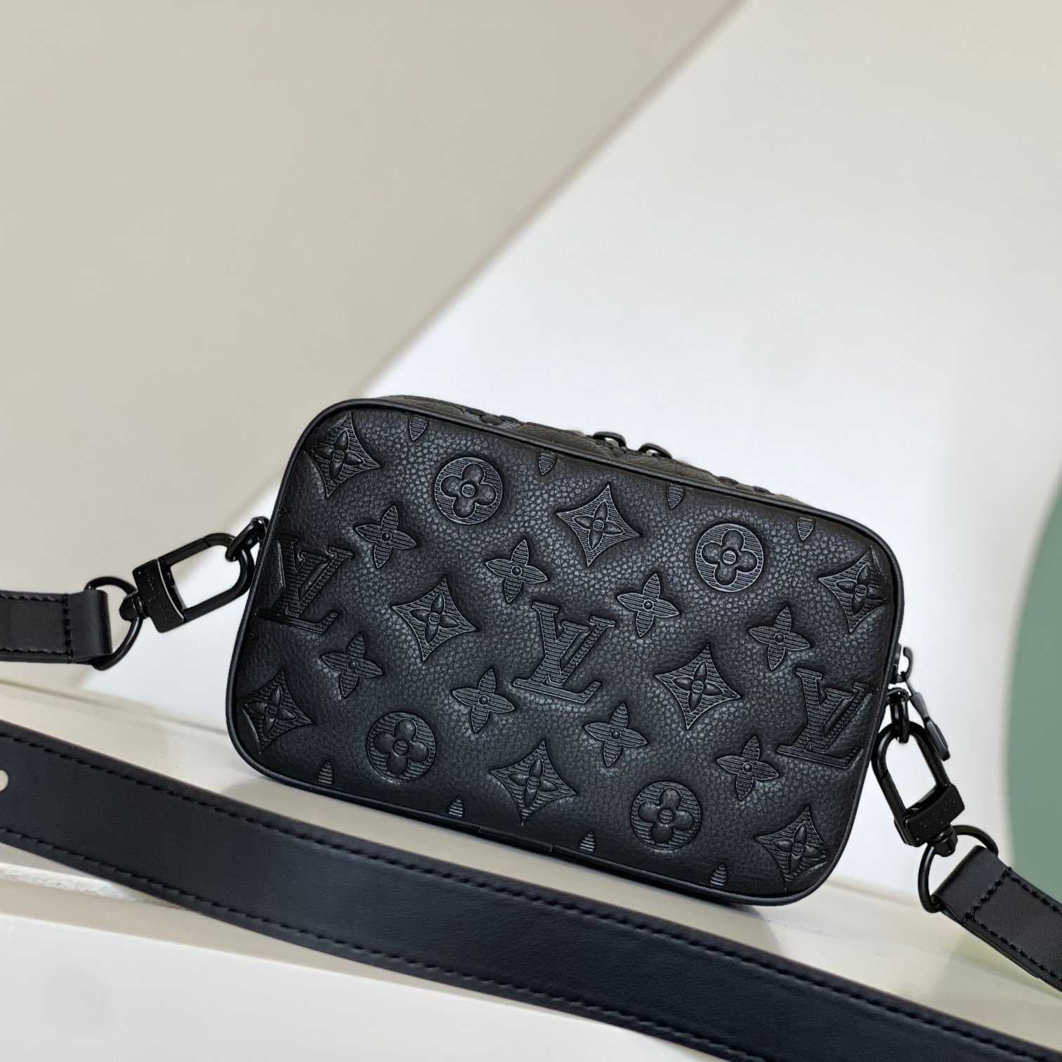 Louis Vuitton Alpha Wearable Wallet     M82544 - FashionPlug