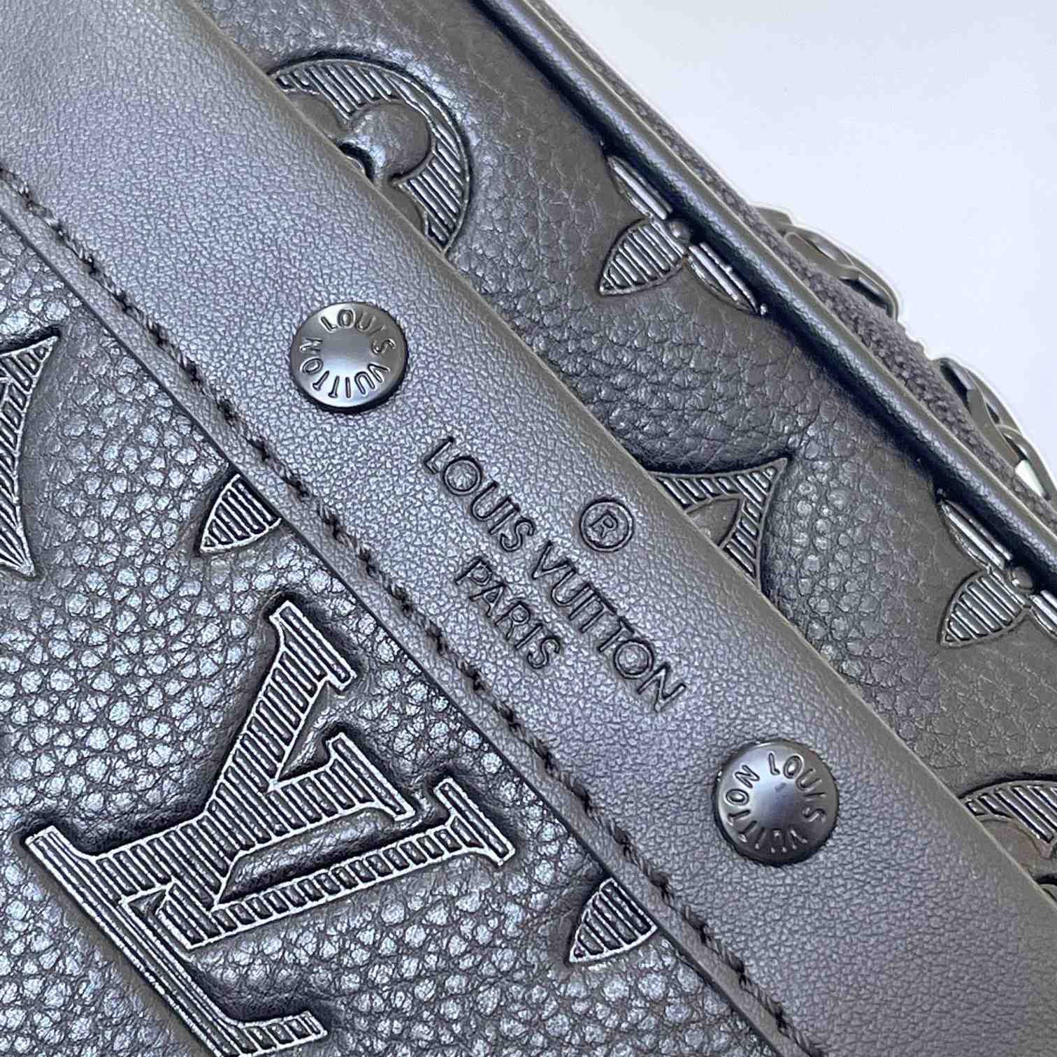 Louis Vuitton Alpha Wearable Wallet     M82544 - FashionPlug