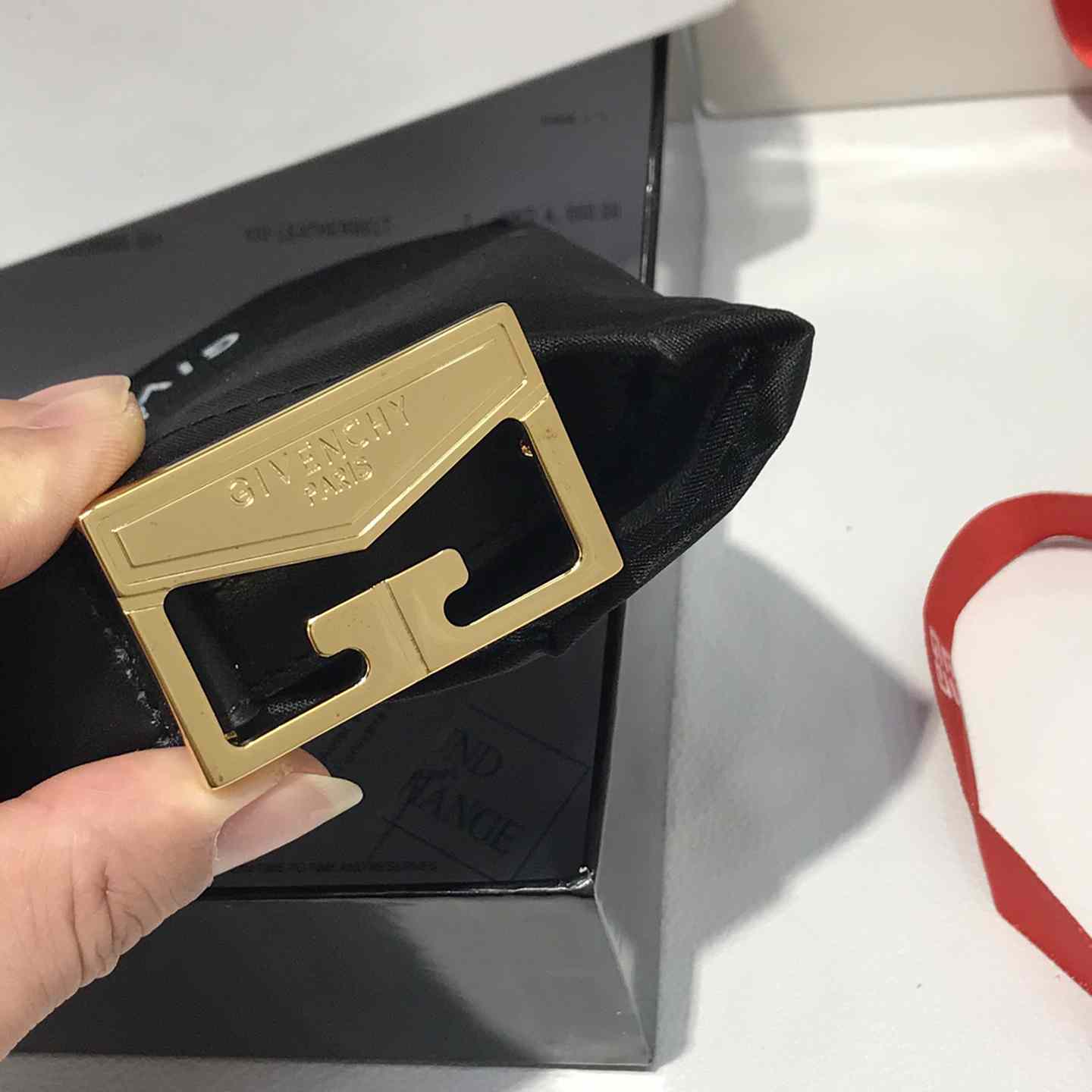 Givenchy  Leather Belt      30mm - FashionPlug