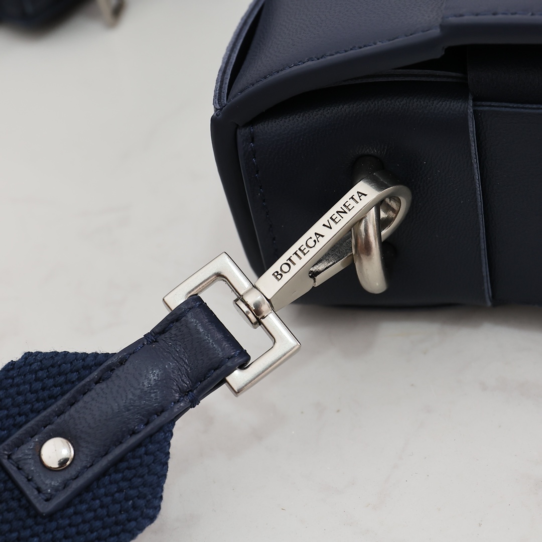 Bottega Veneta Cassette With Versatile Strap - FashionPlug