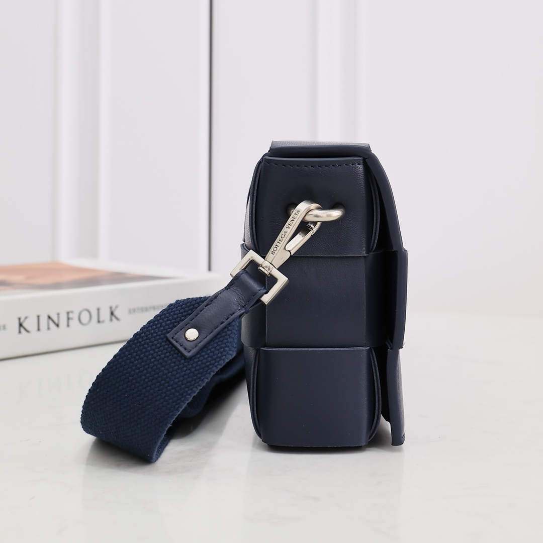 Bottega Veneta Cassette With Versatile Strap - FashionPlug