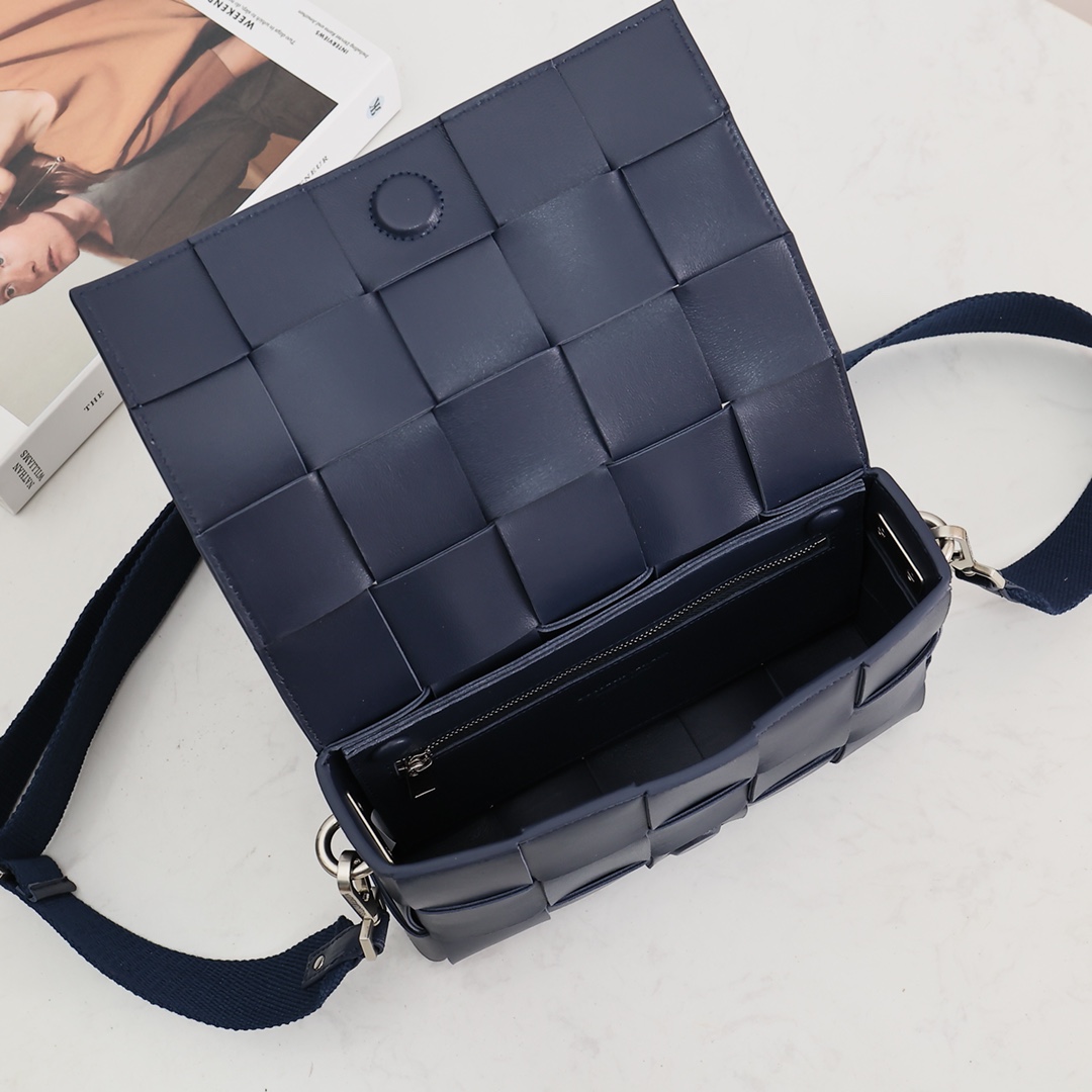 Bottega Veneta Cassette With Versatile Strap - FashionPlug