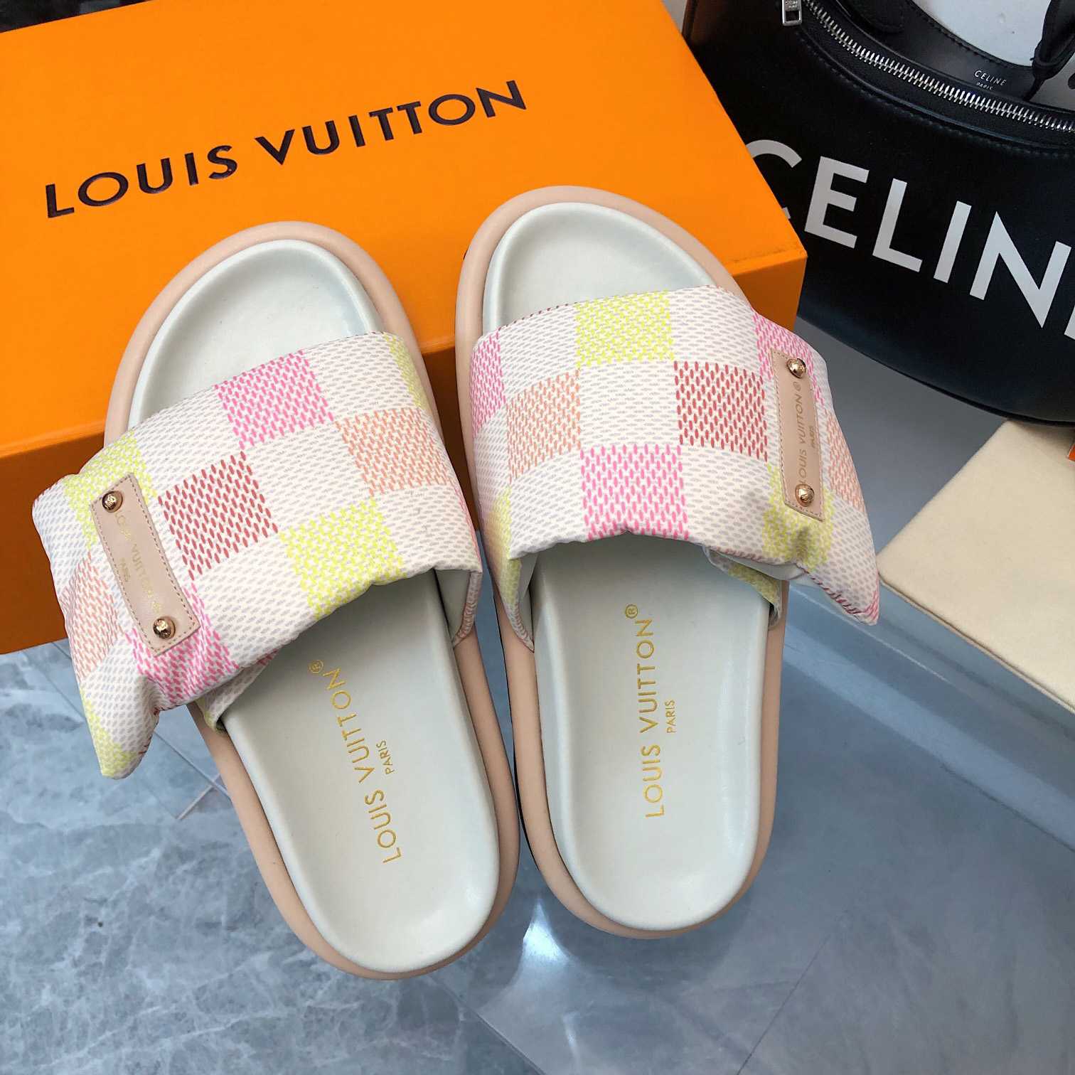 Louis Vuitton Pool Pillow Flat Comfort Mule     1ACTWW - FashionPlug