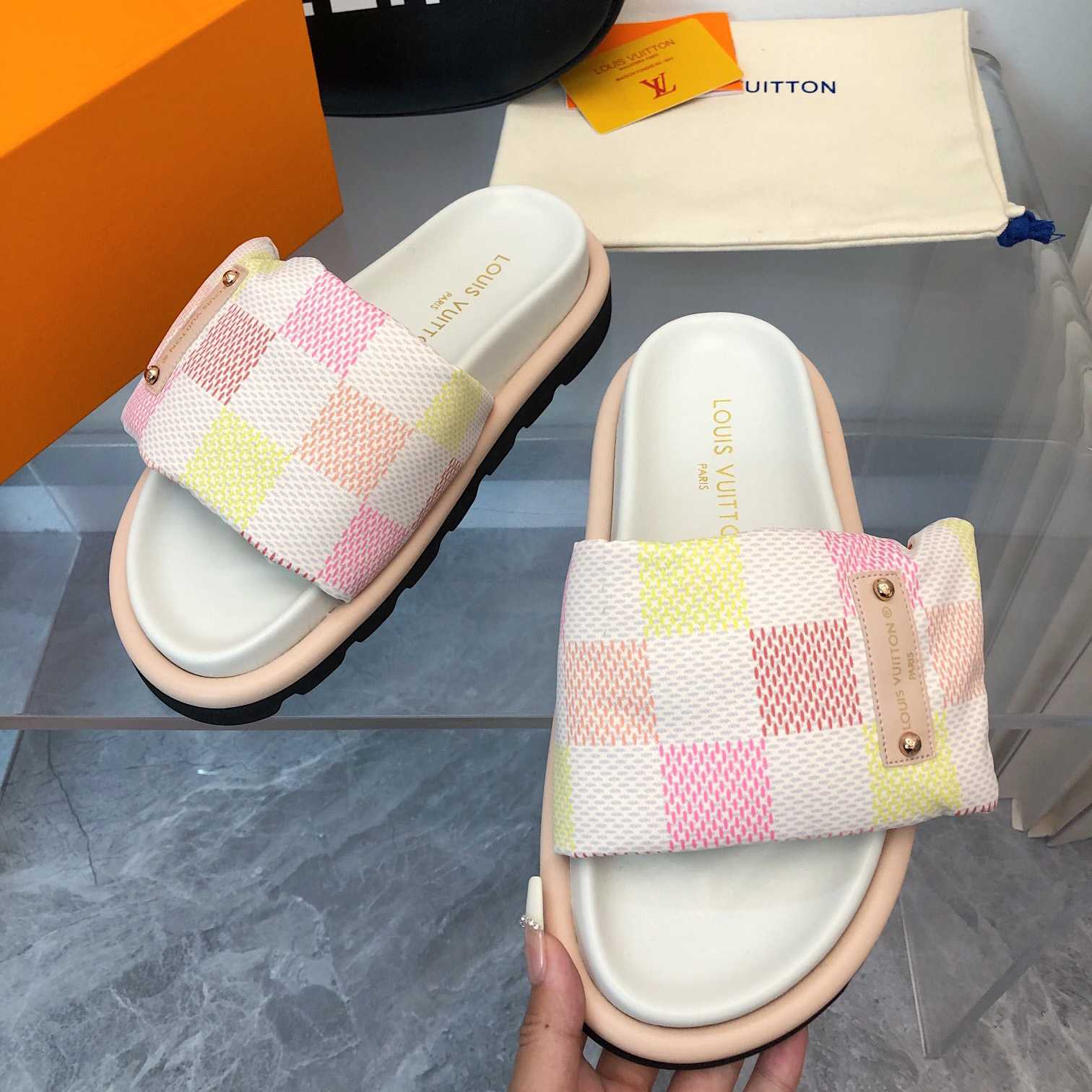 Louis Vuitton Pool Pillow Flat Comfort Mule     1ACTWW - FashionPlug