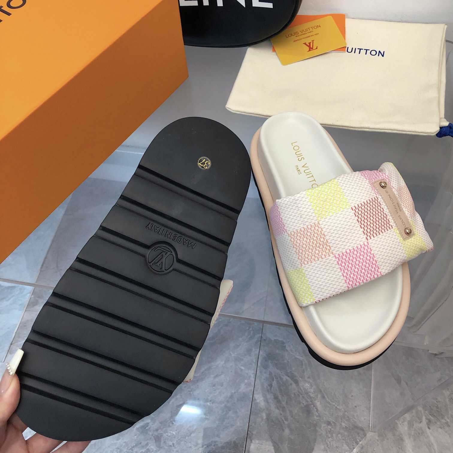 Louis Vuitton Pool Pillow Flat Comfort Mule     1ACTWW - FashionPlug