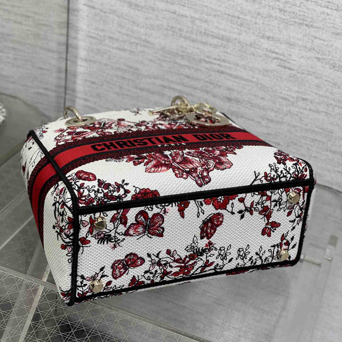 Dior Medium Lady D-Lite Bag - FashionPlug