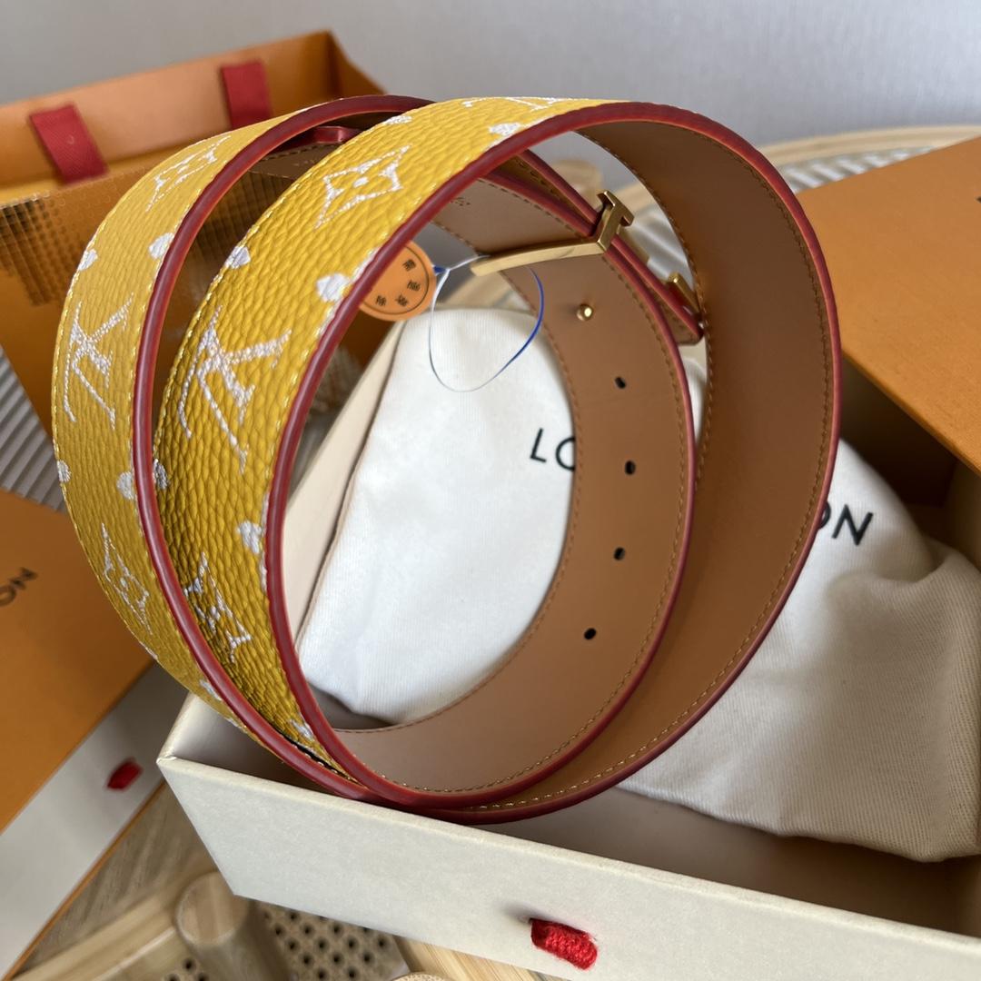 Louis Vuitton LV Initiales 40mm Reversible Belt      M8458V - FashionPlug