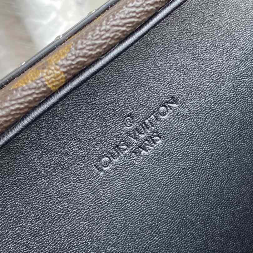 Louis Vuitton Clutch Box   M20252 - FashionPlug