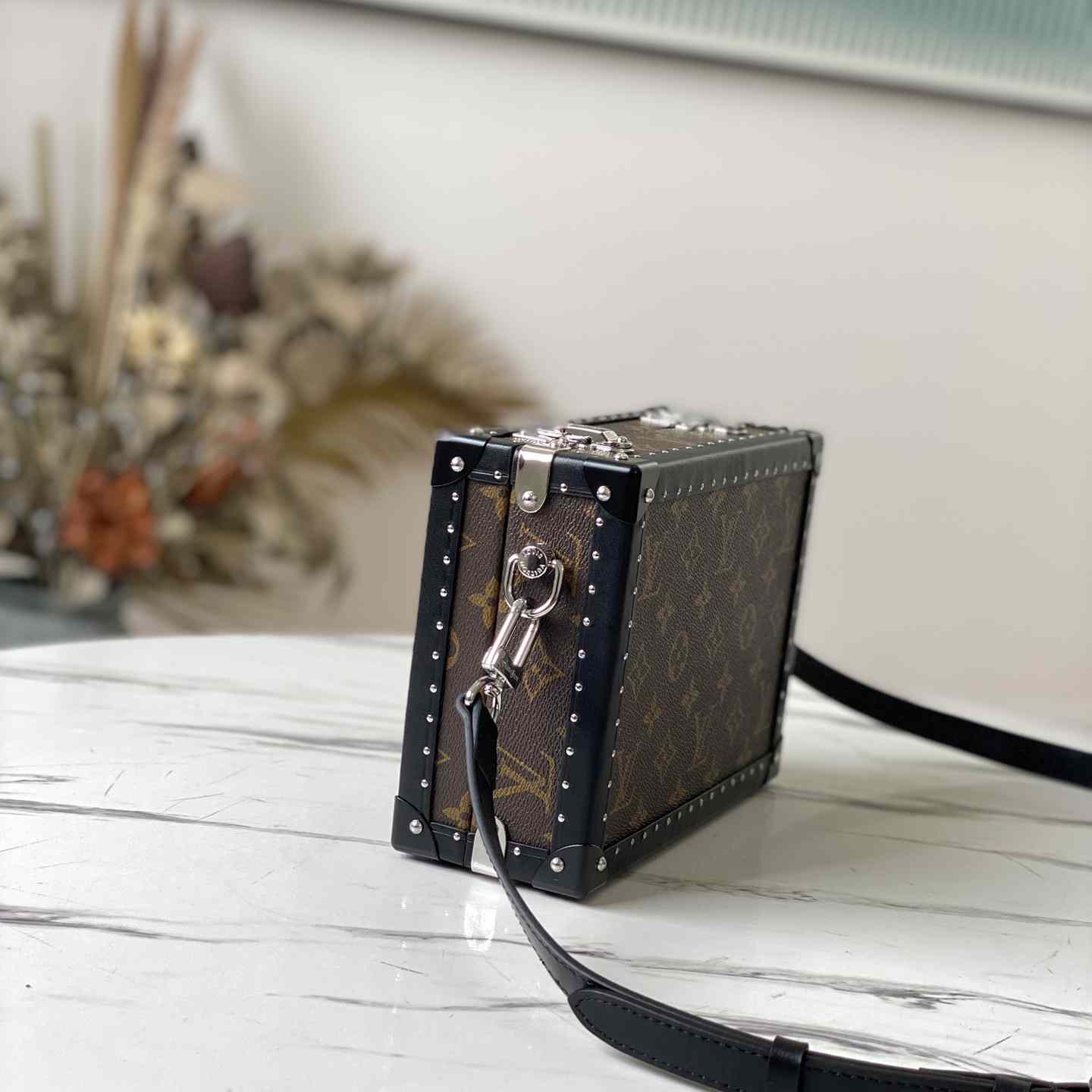 Louis Vuitton Clutch Box   M20252 - FashionPlug