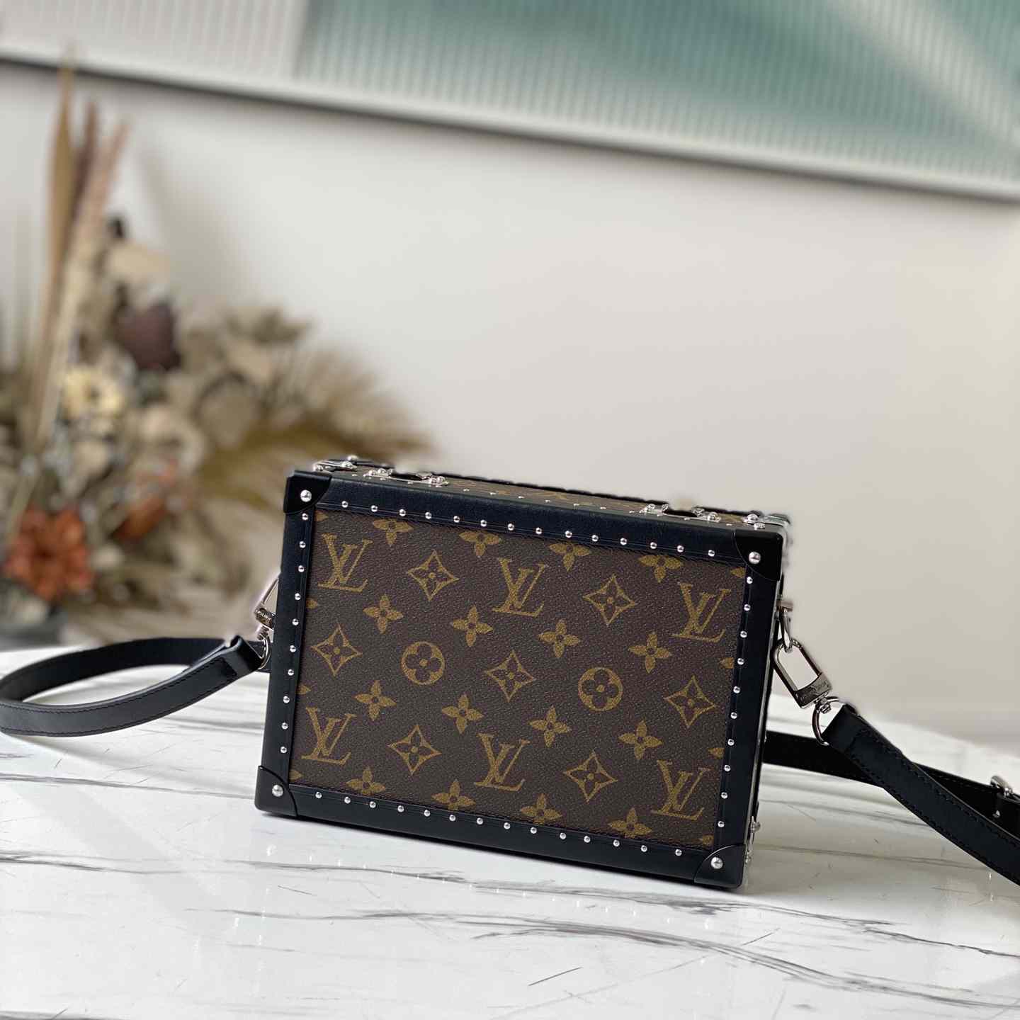 Louis Vuitton Clutch Box   M20252 - FashionPlug
