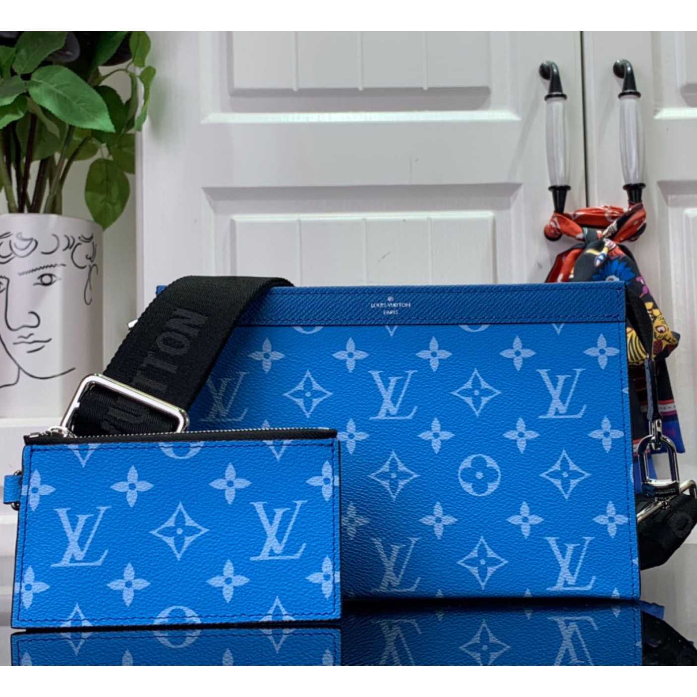 Louis Vuitton Gaston Wearable Wallet   M83099 - FashionPlug