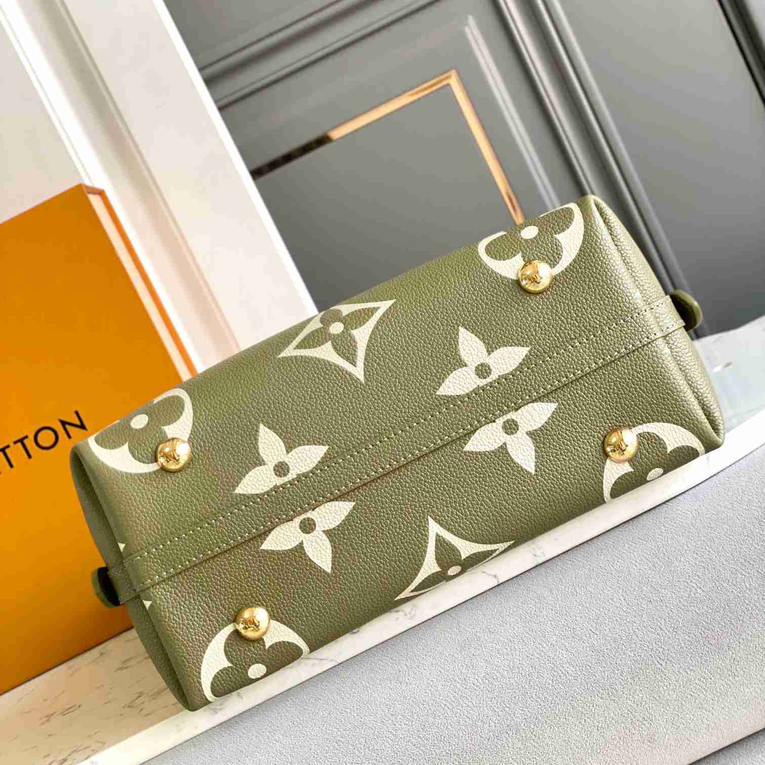 Louis Vuitton CarryAll PM    M46672 - FashionPlug
