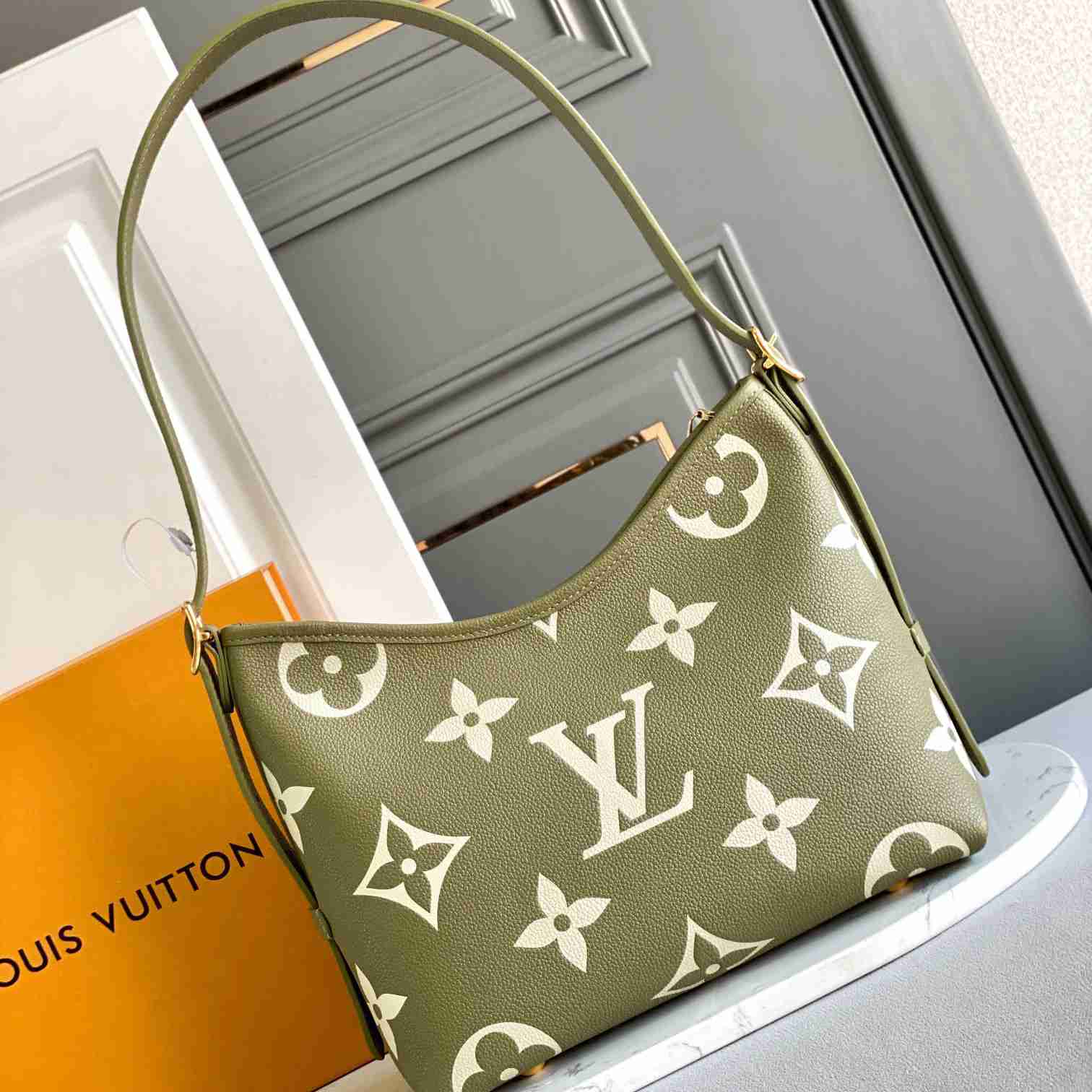 Louis Vuitton CarryAll PM    M46672 - FashionPlug