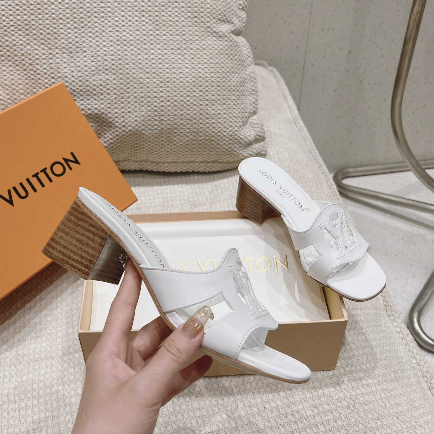 Louis Vuitton LV Isola Mule   1ACG5E - FashionPlug