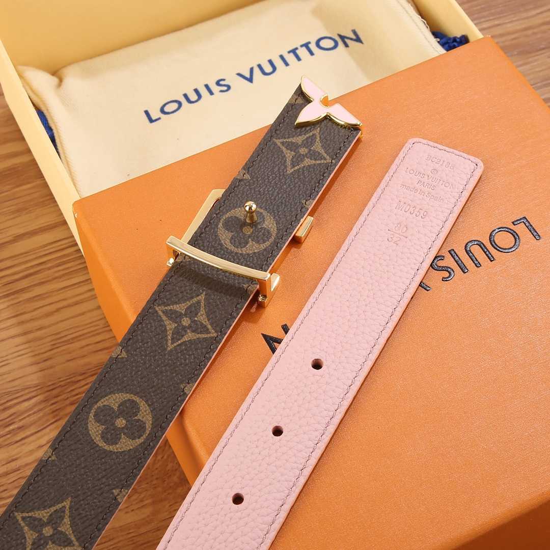 Louis Vuitton Pretty LV Enamel 30mm Reversible Belt   M8231U - FashionPlug