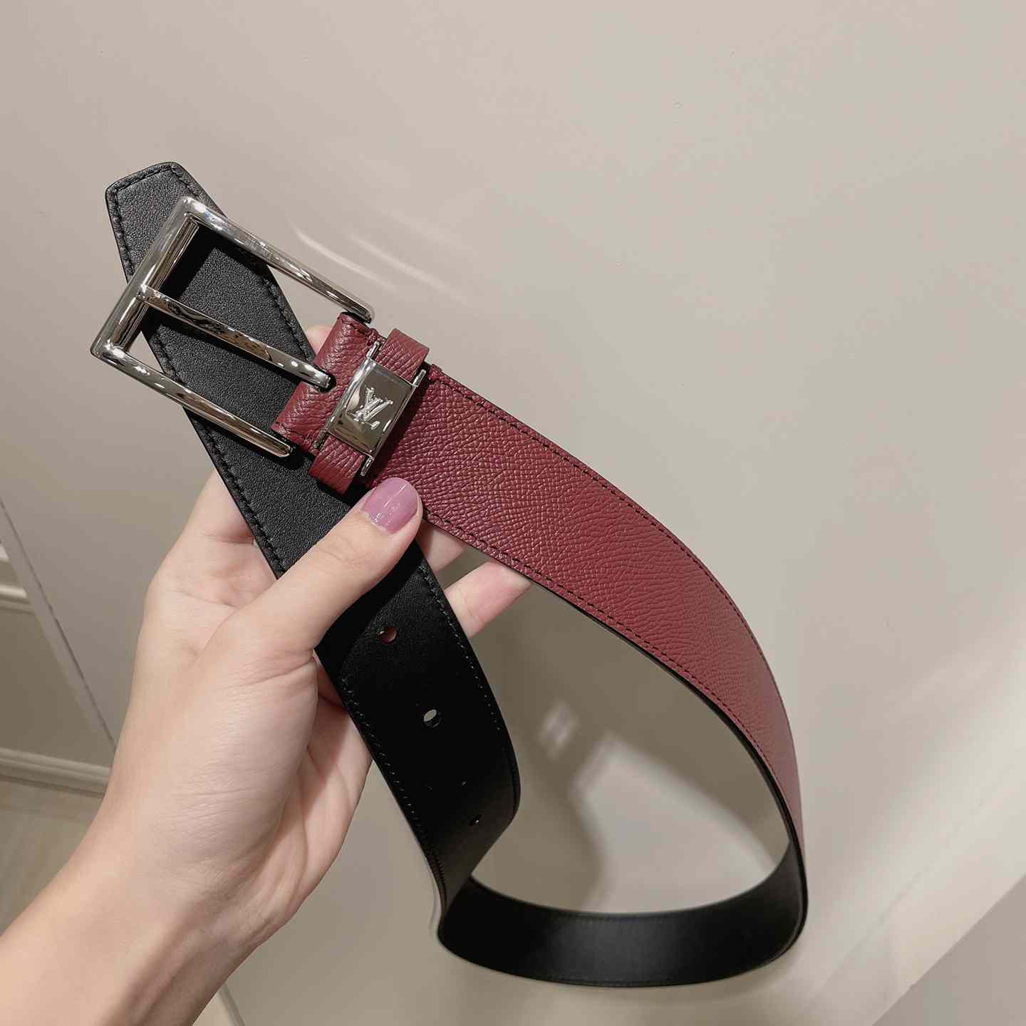 Louis Vuitton LV City Pin 35mm Belt   M0586T - FashionPlug