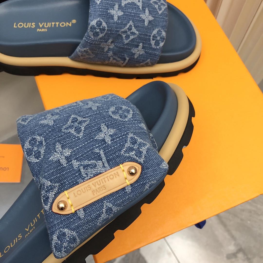 Louis Vuitton Pool Pillow Flat Comfort Mule     1ACJVH - FashionPlug