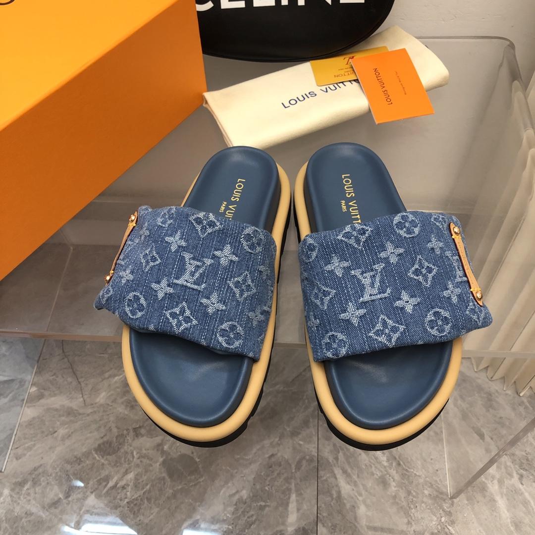 Louis Vuitton Pool Pillow Flat Comfort Mule     1ACJVH - FashionPlug