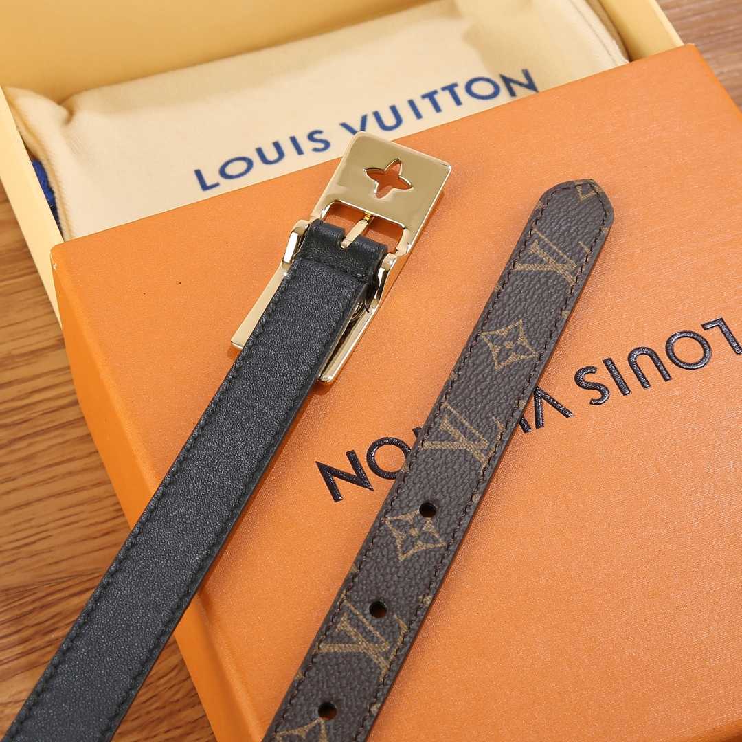 Louis Vuitton LV Duo 18MM Reversible Belt    M8296W - FashionPlug