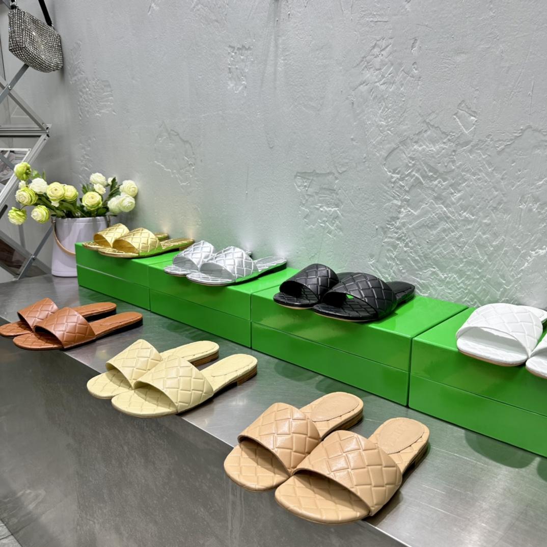Bottega Veneta Amy Flat Mule - FashionPlug