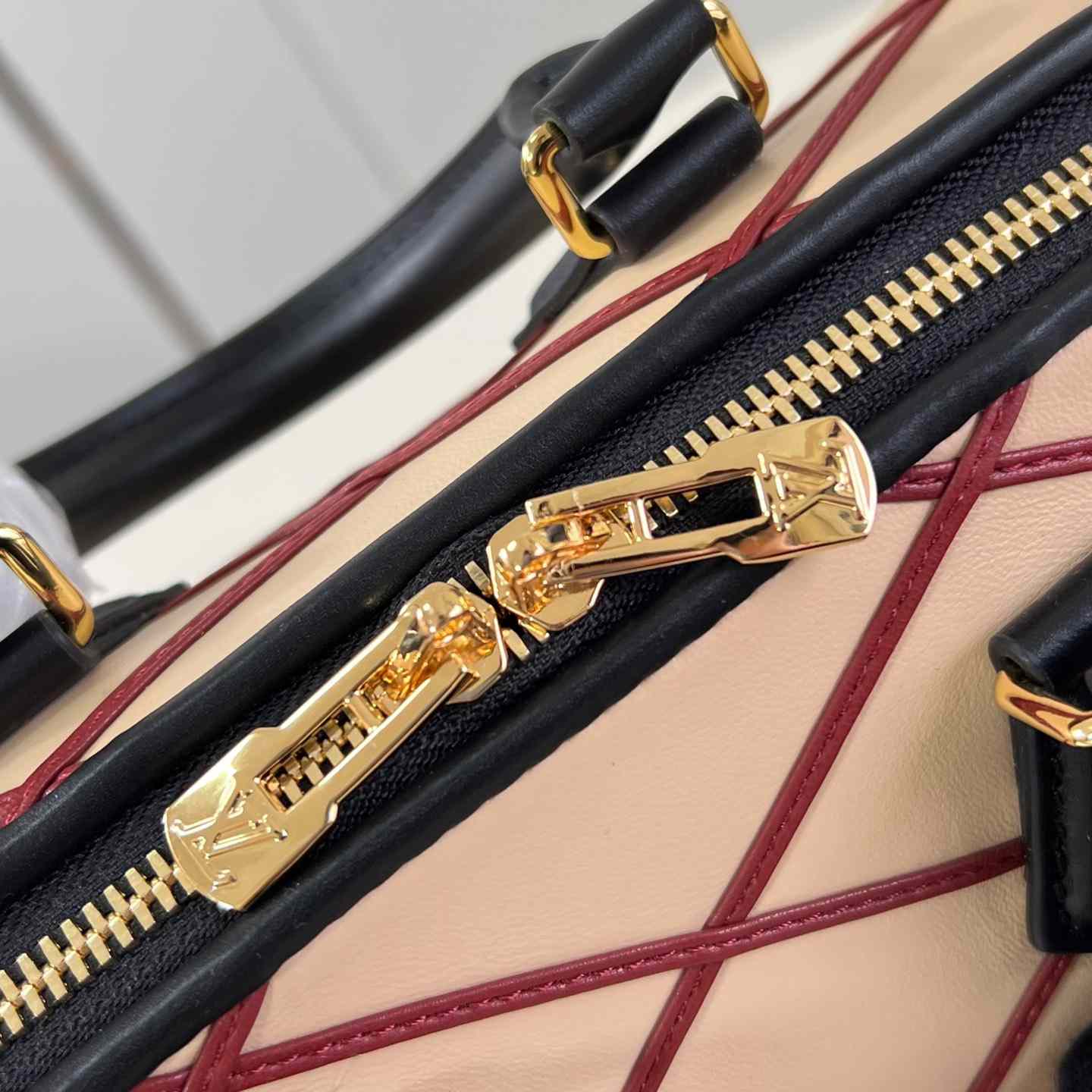 Louis Vuitton Speedy Bandouliere 20    M24261 - FashionPlug