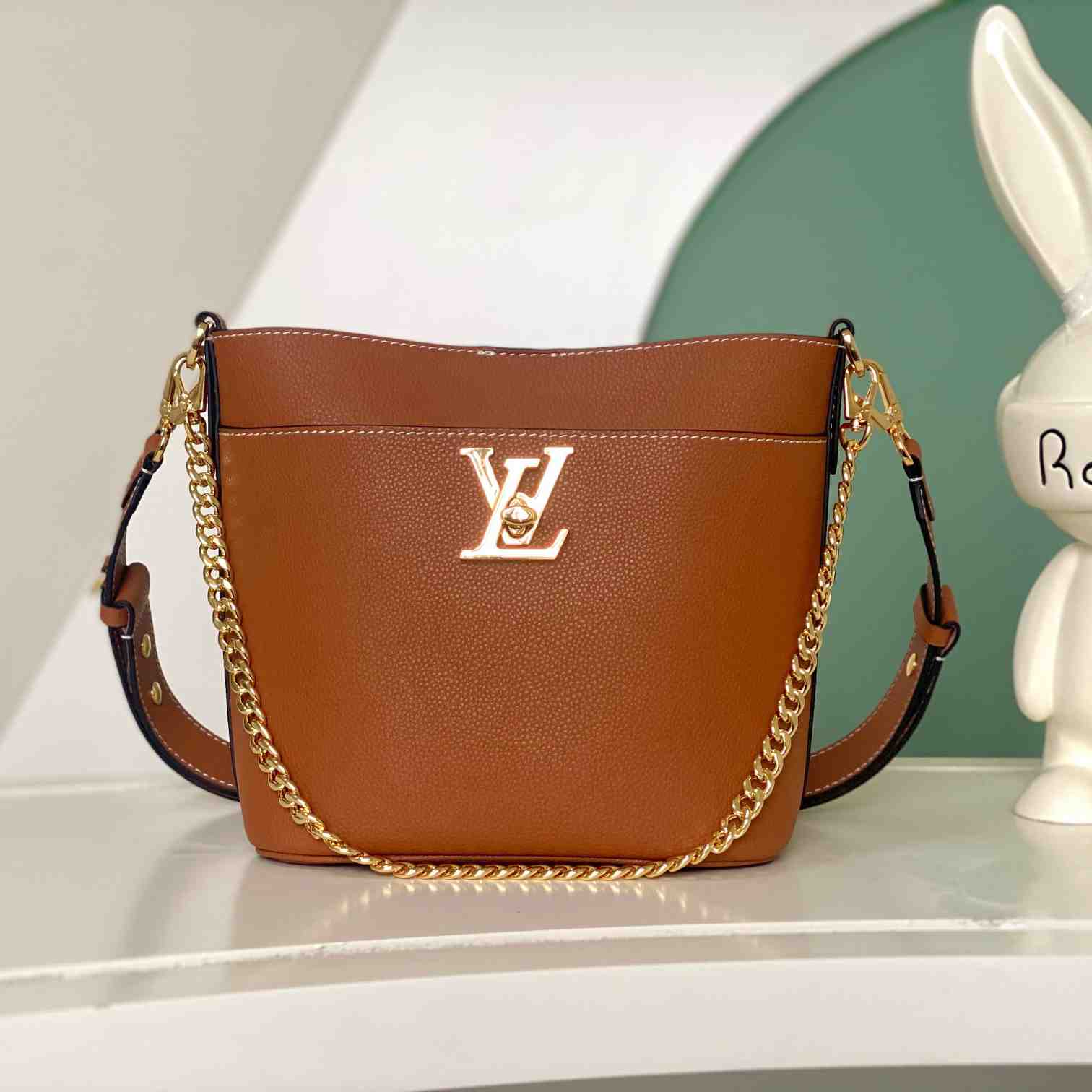 Louis Vuitton Lock and Walk    M24165 - FashionPlug