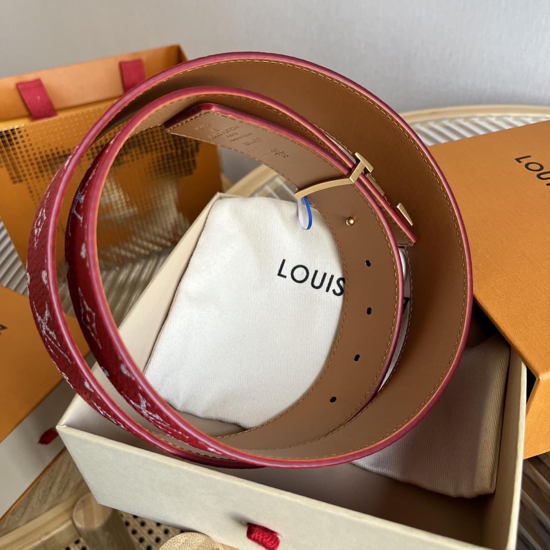 Louis Vuitton LV Initiales 40mm Reversible Belt   M8457V - FashionPlug
