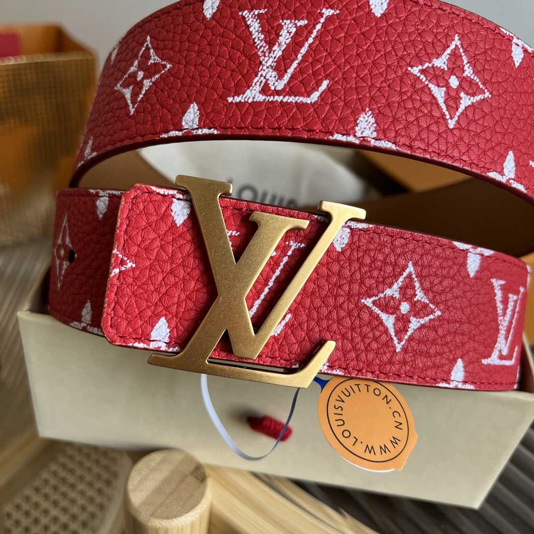 Louis Vuitton LV Initiales 40mm Reversible Belt   M8457V - FashionPlug