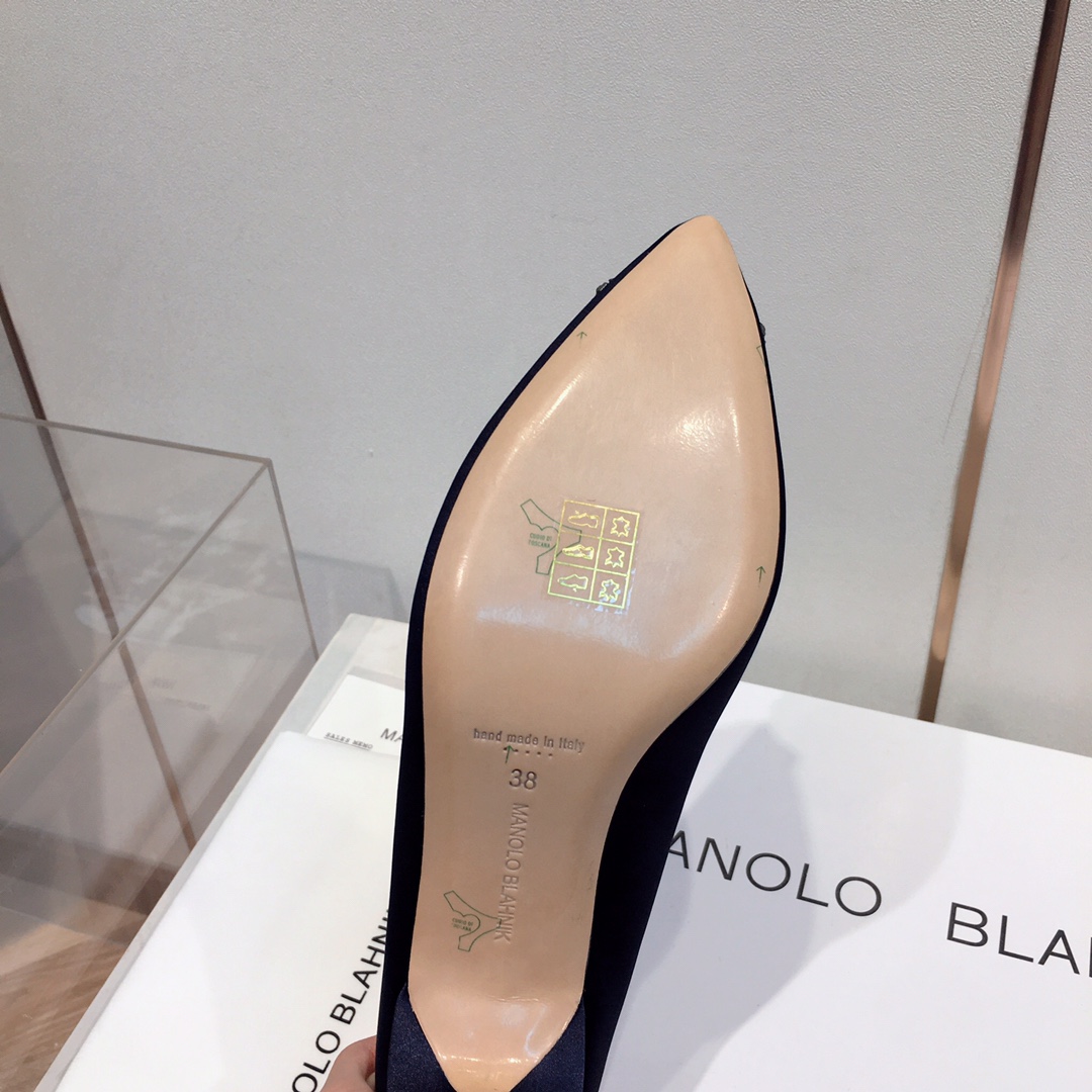 Manolo Blahnik 95mm Hangisi Pumps - FashionPlug