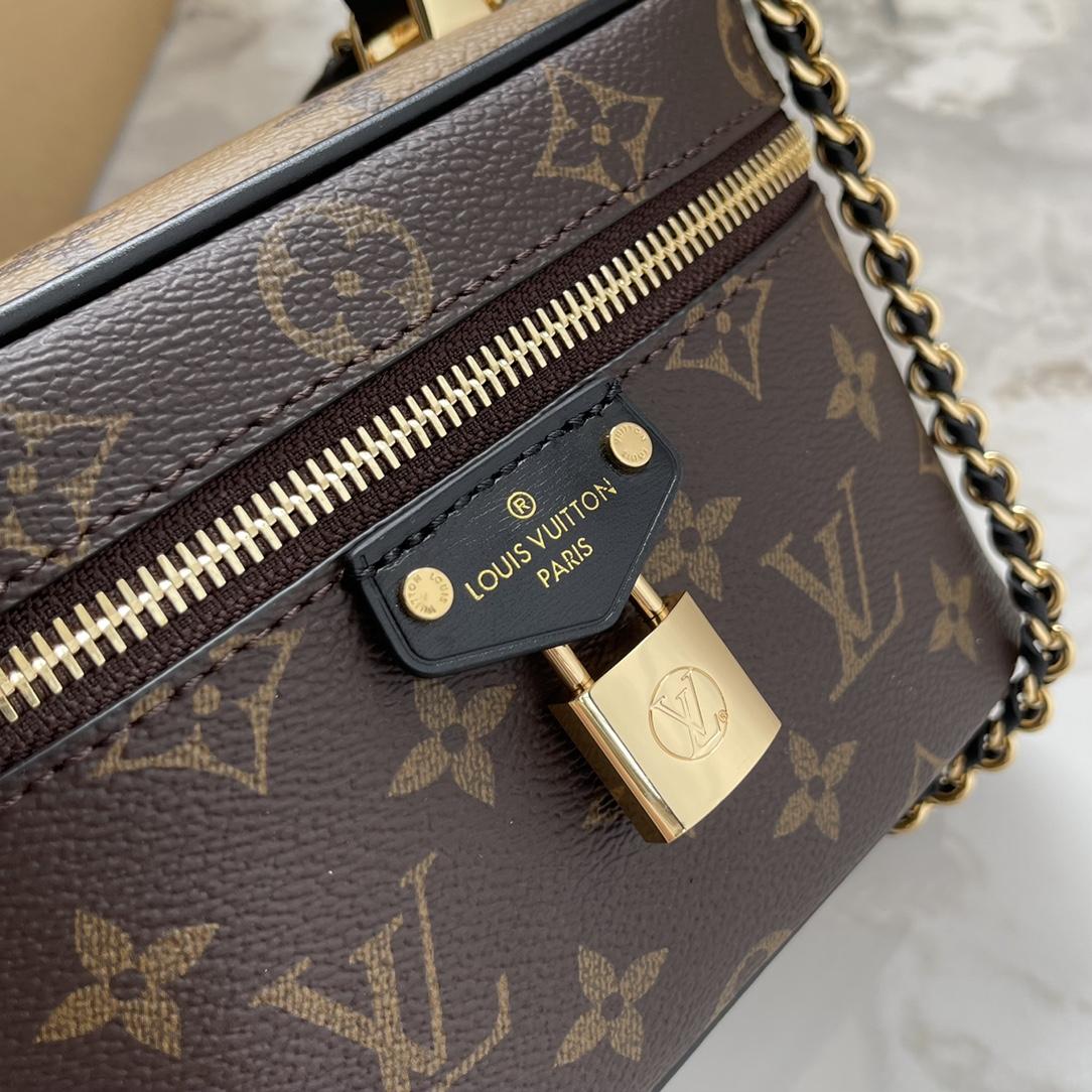 Louis Vuitton Vanity Chain Pouch    M47125 - FashionPlug