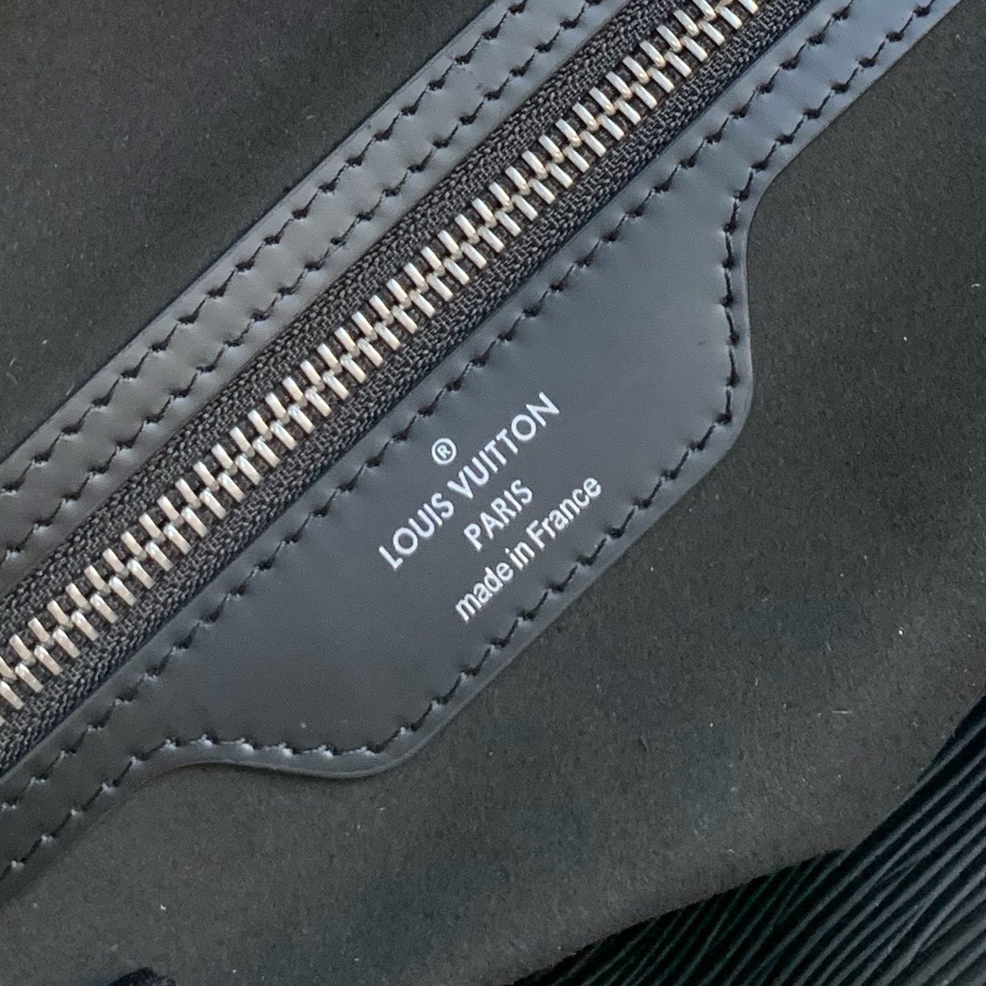 Louis Vuitton x Supreme Keepall  Bandouliere 45 Travel Bag - FashionPlug