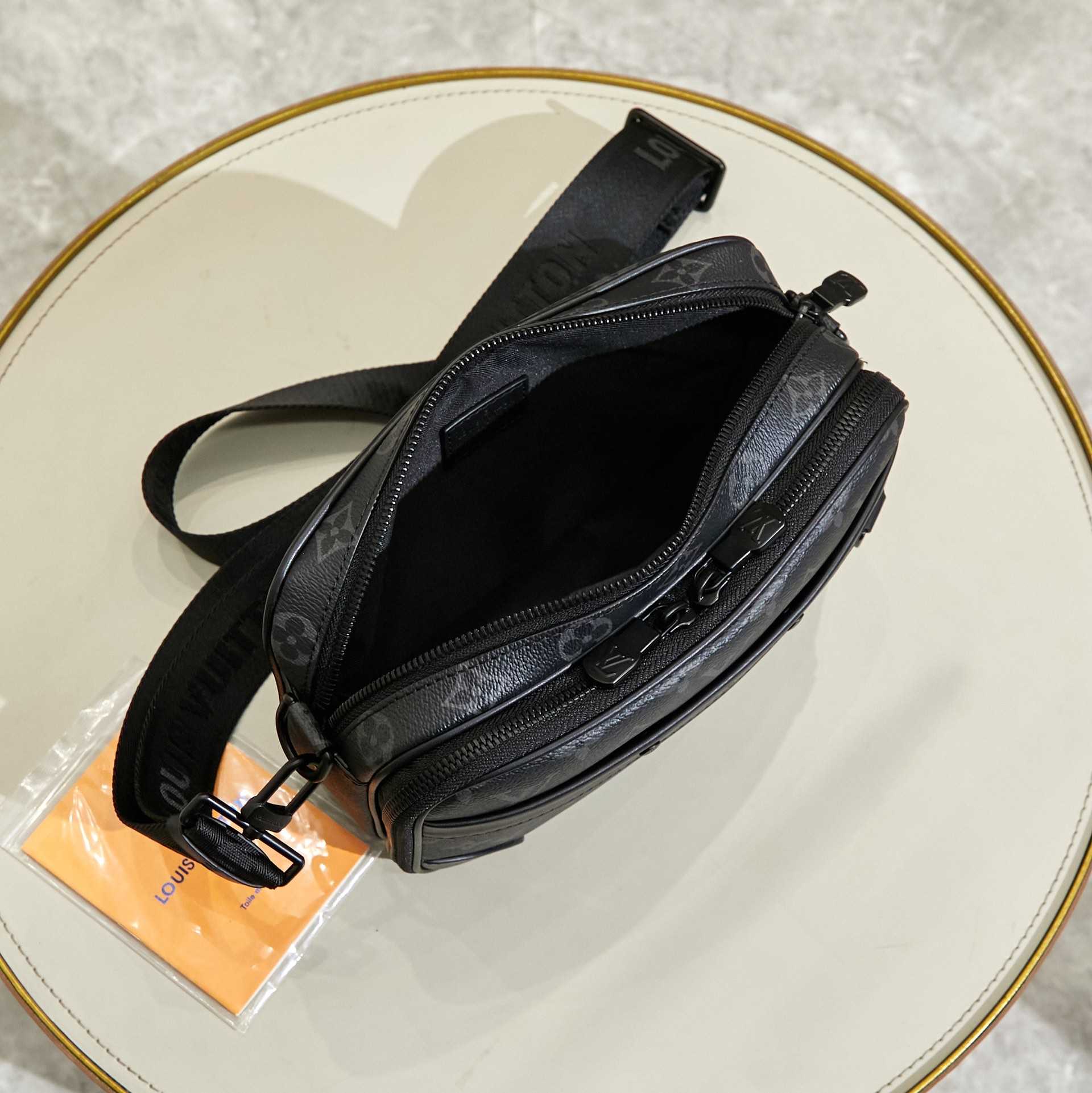 Louis Vuitton Alpha Messenger  M46955 - FashionPlug